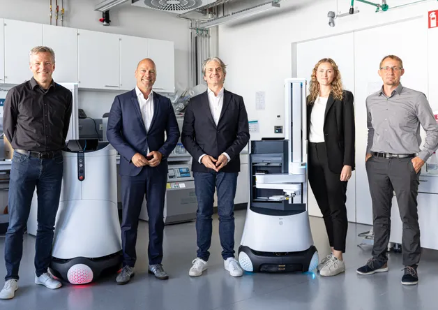 United Robotics Group and Fraunhofer IPA enter into technology partnership and licensing agreement: transfer of KEVIN® laboratory robot usage rights