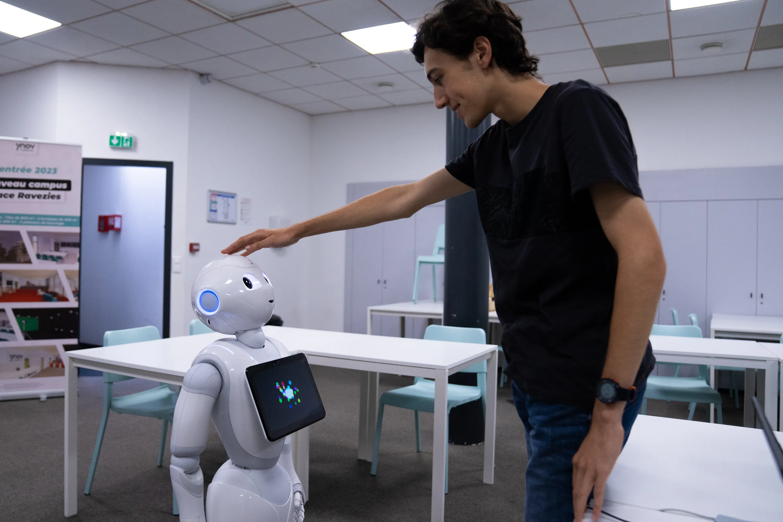Pepper, the one-of-a-kind social robot for students and teachers